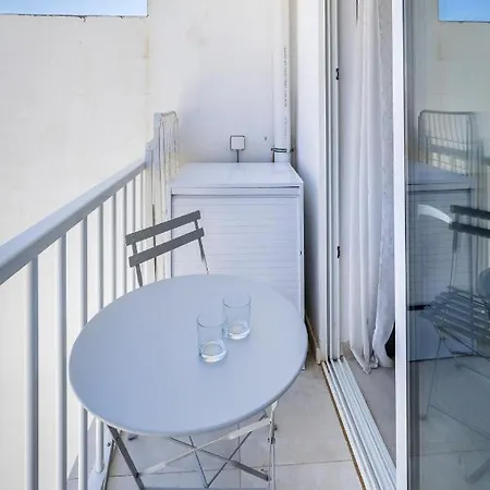 High Floor For 2 With Sofa Bed - By Solea * San Ġwann