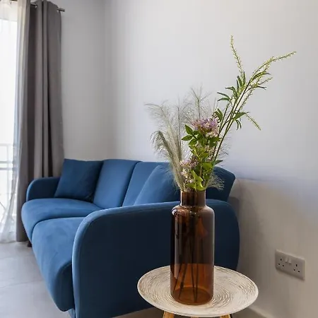 High Floor For 2 With Sofa Bed - By Solea * San Ġwann