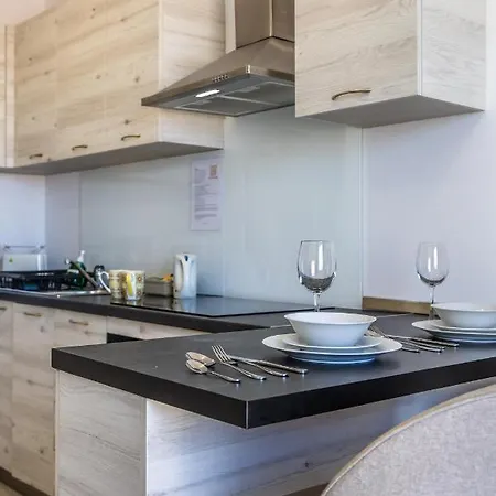 High Floor For 2 With Sofa Bed - By Solea