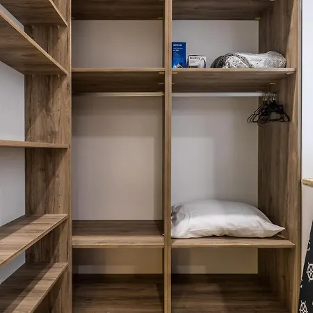 High Floor For 2 With Sofa Bed - By Solea