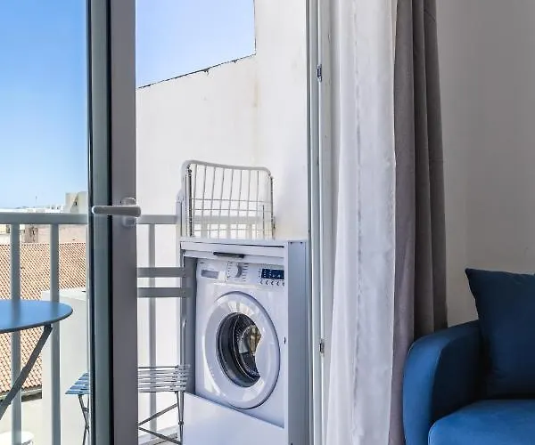 Daire High Floor For 2 With Sofa Bed - By Solea