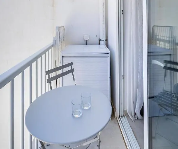 High Floor For 2 With Sofa Bed - By Solea * San Ġwann