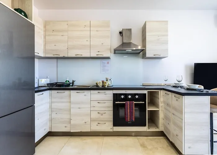 High Floor For 2 With Sofa Bed - By Solea *