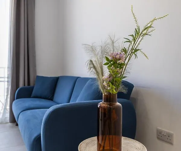 High Floor For 2 With Sofa Bed - By Solea * San Ġwann